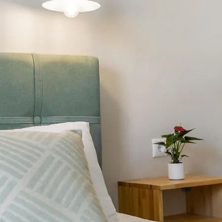 Batelo - Adults Only