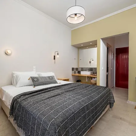 Batelo - Adults Only Benitses (Corfu)