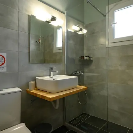 Batelo - Adults Only